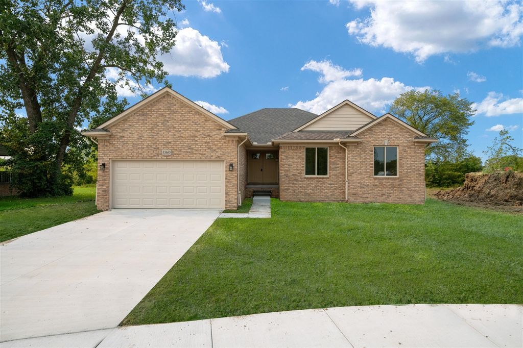 33845 Stevenson Street, Clinton Township, MI 48035