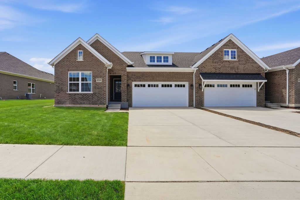 16580 Kayla Drive, Lemont, IL 60439