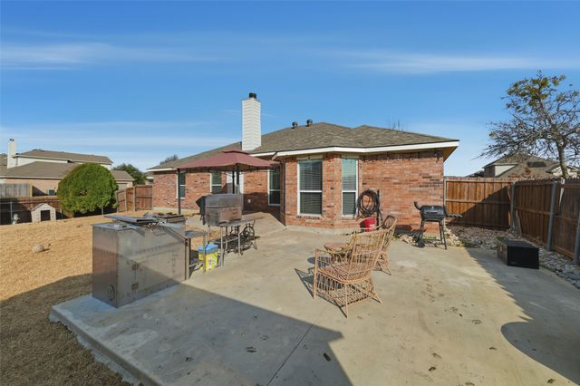 910 Grouse Road, Glenn Heights, TX 75154