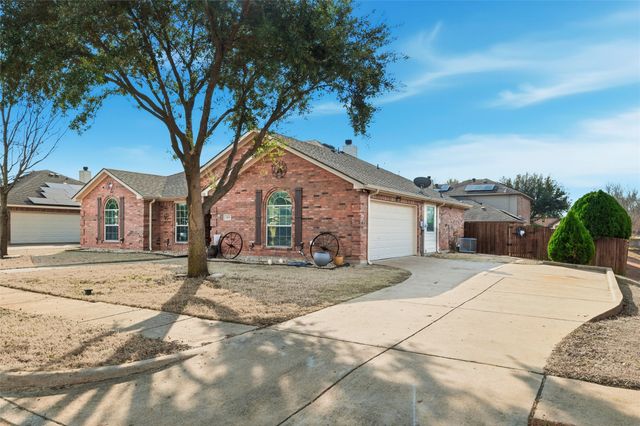 910 Grouse Road, Glenn Heights, TX 75154