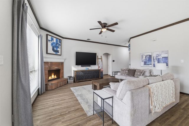 910 Grouse Road, Glenn Heights, TX 75154