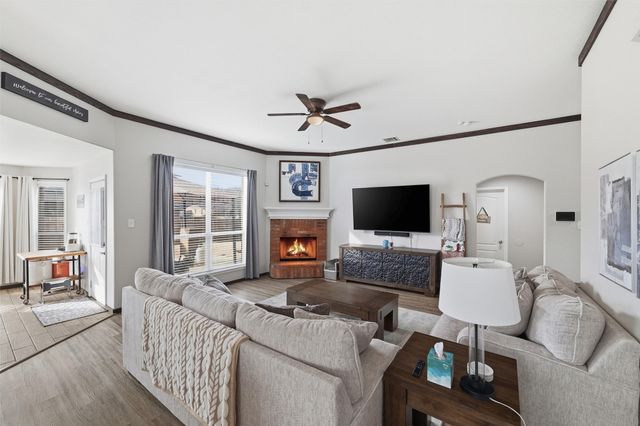 910 Grouse Road, Glenn Heights, TX 75154