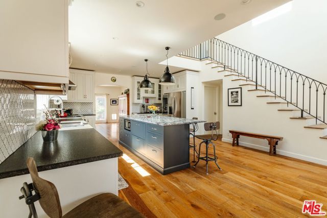 1633 Hi Point Street, Los Angeles, CA 90035