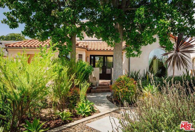 1633 Hi Point Street, Los Angeles, CA 90035