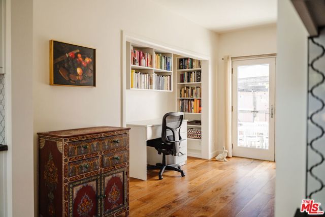 1633 Hi Point Street, Los Angeles, CA 90035