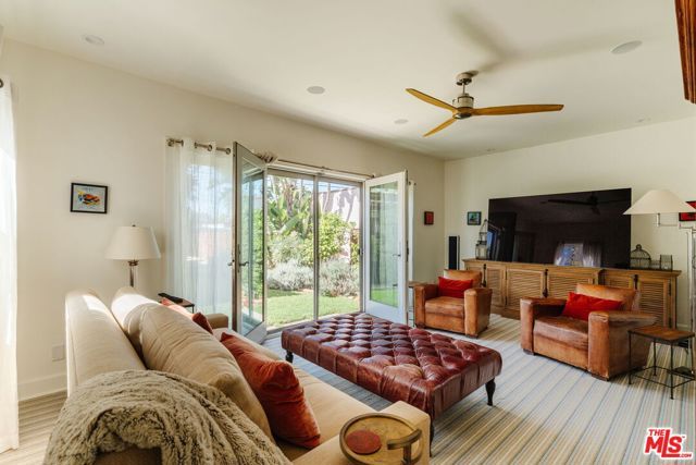 1633 Hi Point Street, Los Angeles, CA 90035