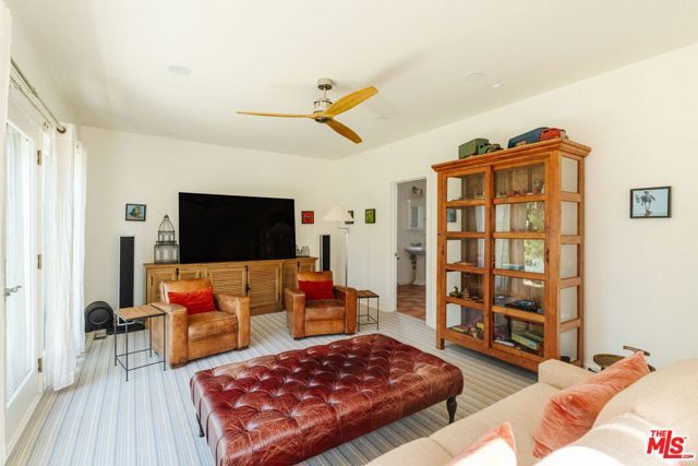 1633 Hi Point Street, Los Angeles, CA 90035