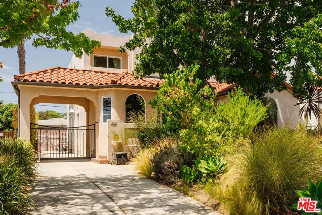1633 Hi Point Street, Los Angeles, CA 90035