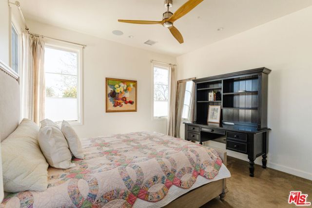 1633 Hi Point Street, Los Angeles, CA 90035