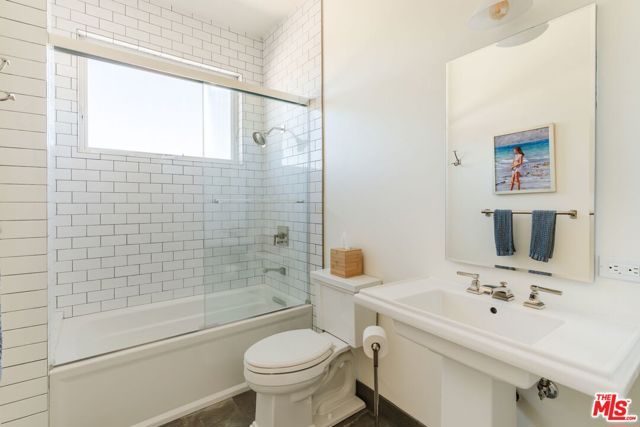 1633 Hi Point Street, Los Angeles, CA 90035