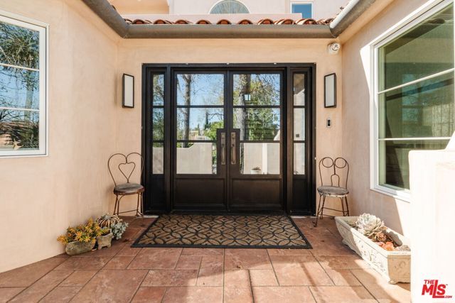 1633 Hi Point Street, Los Angeles, CA 90035