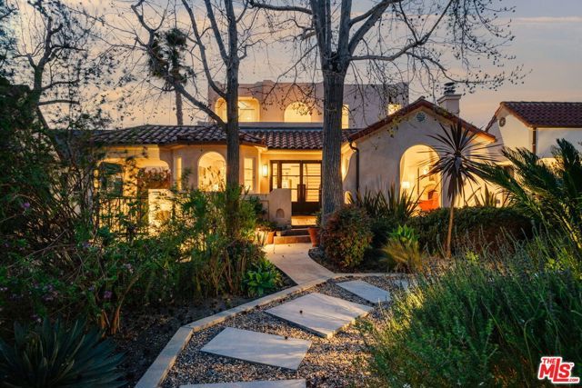 1633 Hi Point Street, Los Angeles, CA 90035