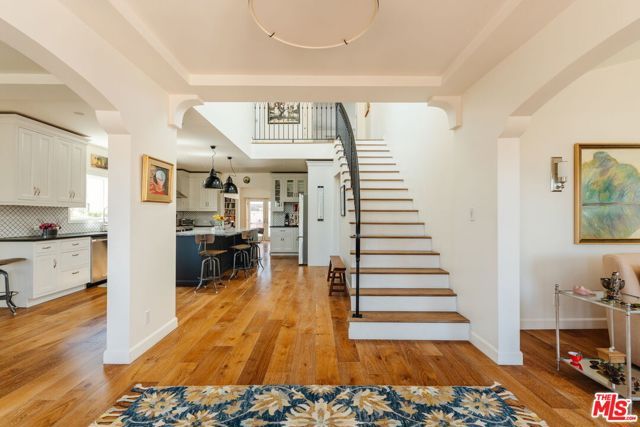 1633 Hi Point Street, Los Angeles, CA 90035