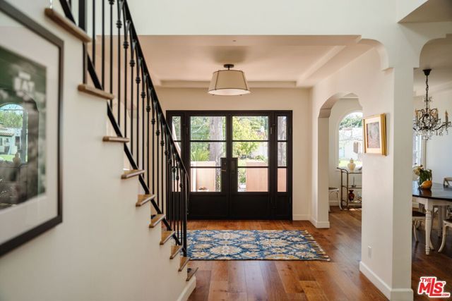 1633 Hi Point Street, Los Angeles, CA 90035