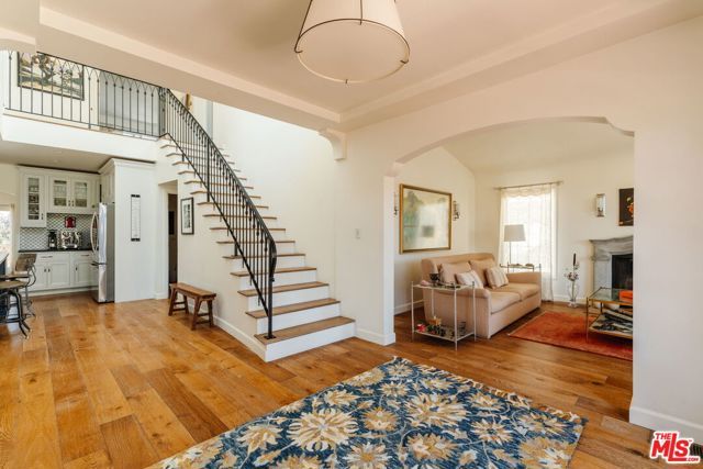 1633 Hi Point Street, Los Angeles, CA 90035