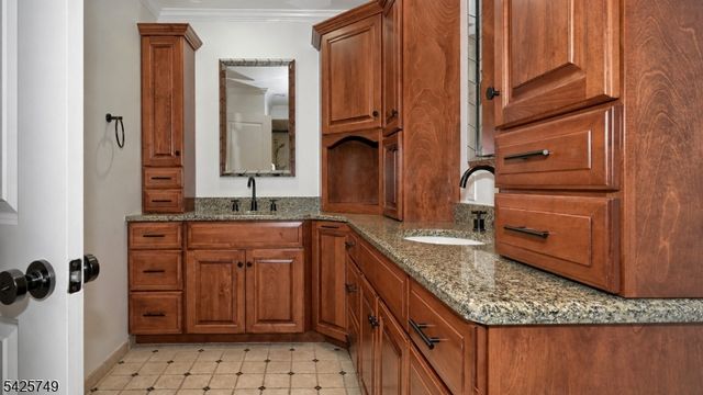 112 Urban Club Rd, Wayne Twp., NJ 07470