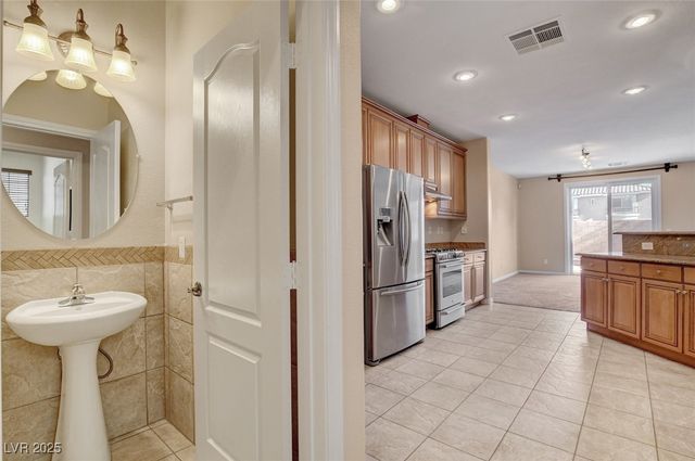 6250 West Arby Avenue 125, Las Vegas, NV 89118