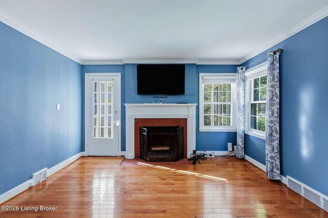 323 N Hubbards Ln, Louisville, KY 40207