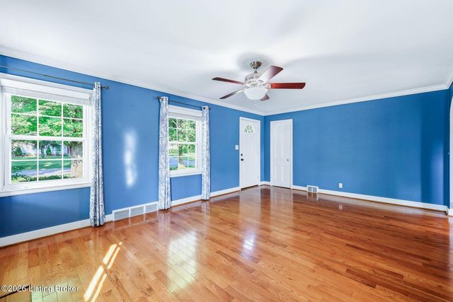 323 N Hubbards Ln, Louisville, KY 40207