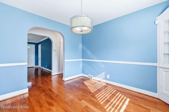 323 N Hubbards Ln, Louisville, KY 40207