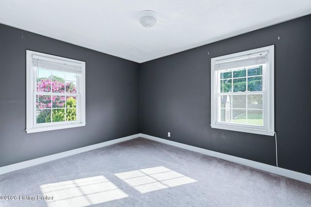 323 N Hubbards Ln, Louisville, KY 40207