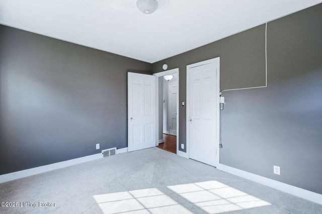 323 N Hubbards Ln, Louisville, KY 40207