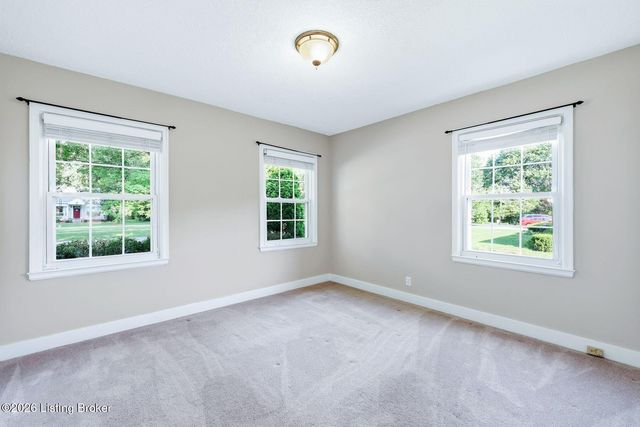 323 N Hubbards Ln, Louisville, KY 40207