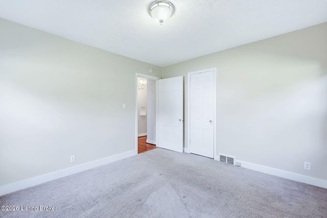 323 N Hubbards Ln, Louisville, KY 40207