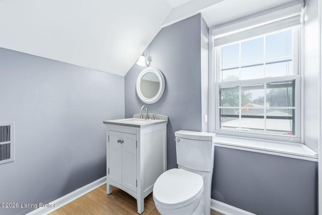 323 N Hubbards Ln, Louisville, KY 40207