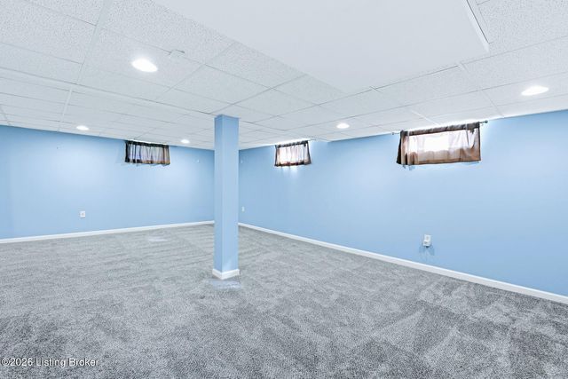 323 N Hubbards Ln, Louisville, KY 40207
