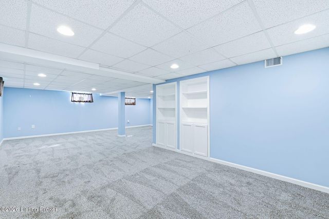 323 N Hubbards Ln, Louisville, KY 40207