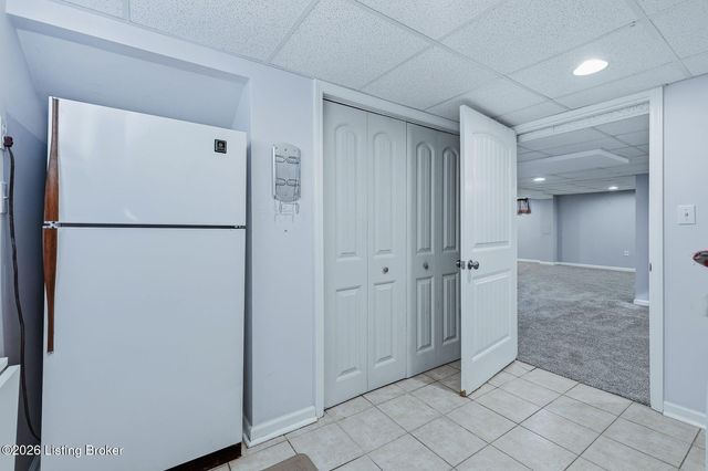 323 N Hubbards Ln, Louisville, KY 40207
