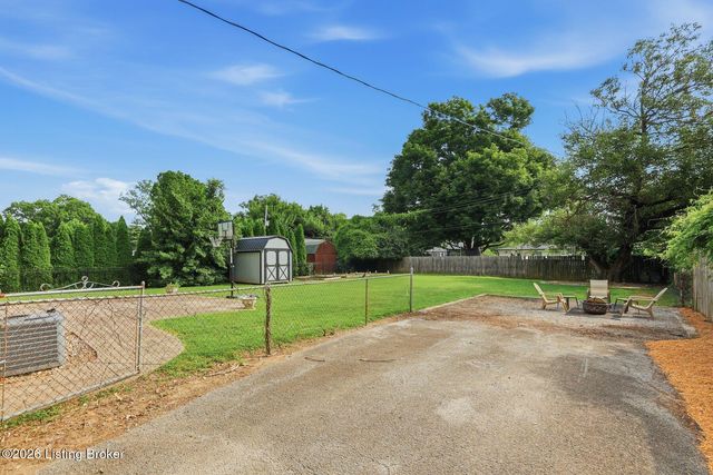 323 N Hubbards Ln, Louisville, KY 40207