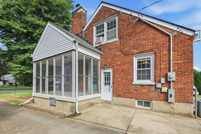 323 N Hubbards Ln, Louisville, KY 40207
