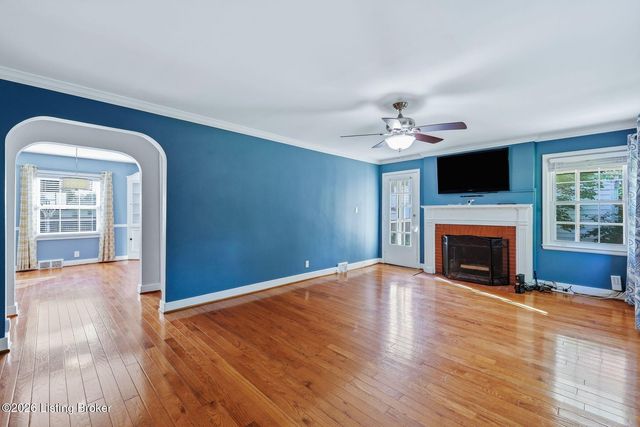 323 N Hubbards Ln, Louisville, KY 40207