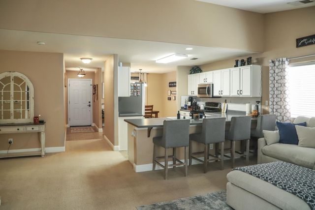 860 S Linda Lane, Fresno, CA 93727