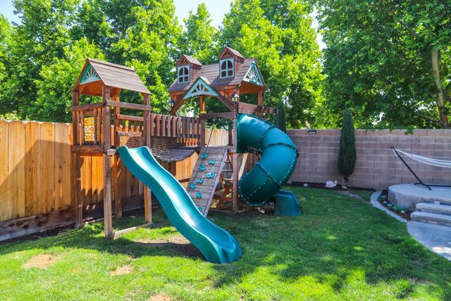 860 S Linda Lane, Fresno, CA 93727