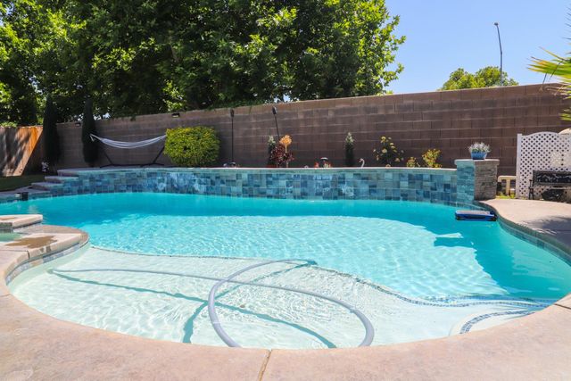860 S Linda Lane, Fresno, CA 93727