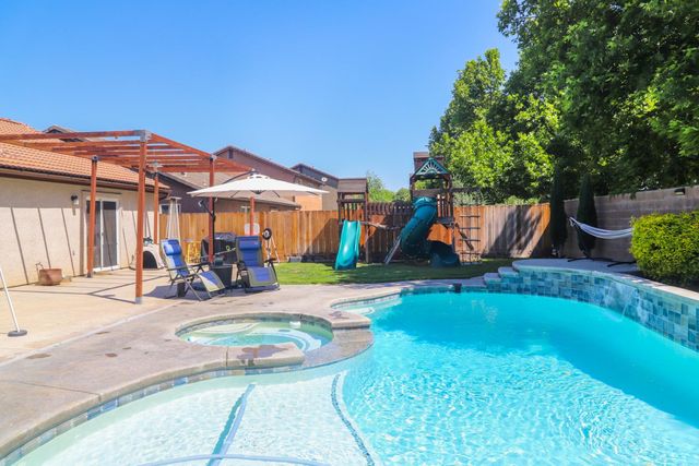 860 S Linda Lane, Fresno, CA 93727