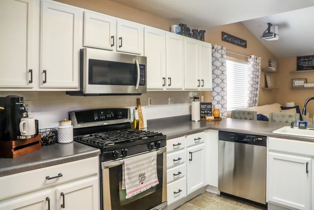 860 S Linda Lane, Fresno, CA 93727