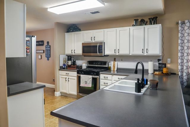 860 S Linda Lane, Fresno, CA 93727