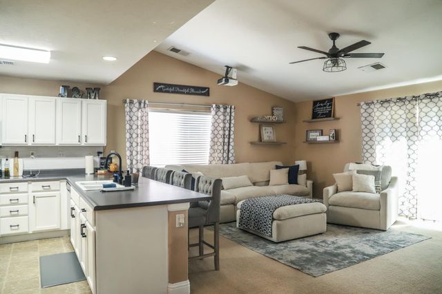 860 S Linda Lane, Fresno, CA 93727