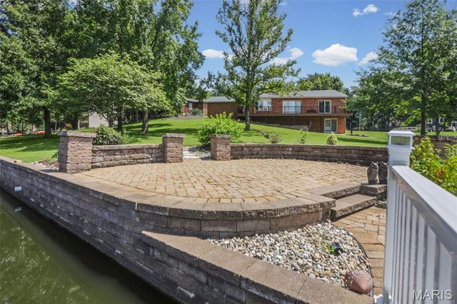 369 E Lake Drive, Edwardsville, IL 62025