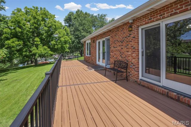 369 E Lake Drive, Edwardsville, IL 62025