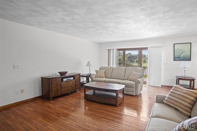369 E Lake Drive, Edwardsville, IL 62025