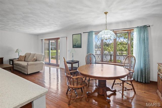 369 E Lake Drive, Edwardsville, IL 62025