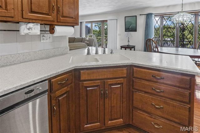 369 E Lake Drive, Edwardsville, IL 62025