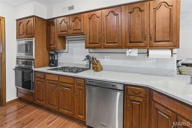 369 E Lake Drive, Edwardsville, IL 62025