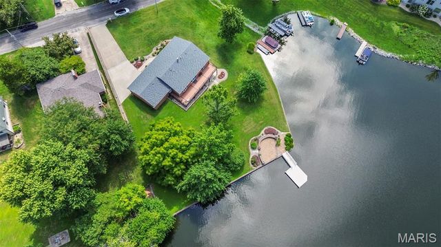369 E Lake Drive, Edwardsville, IL 62025