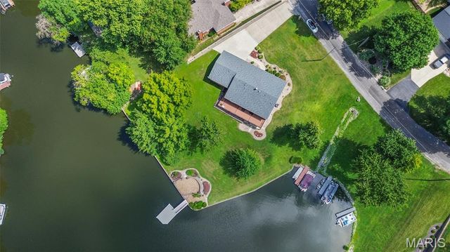 369 E Lake Drive, Edwardsville, IL 62025